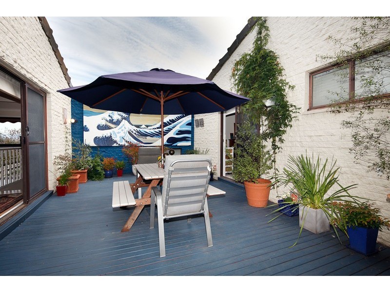16 Barrett Street, Macgregor ACT 2615