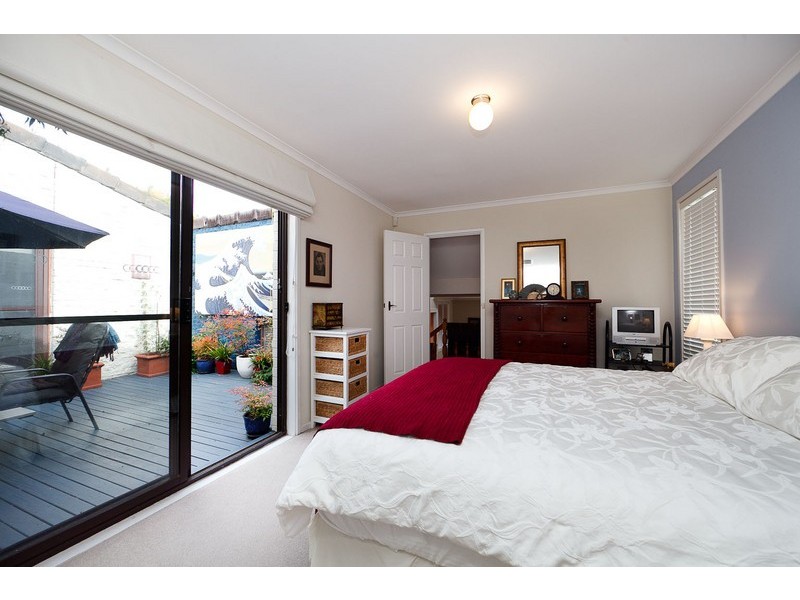 16 Barrett Street, Macgregor ACT 2615