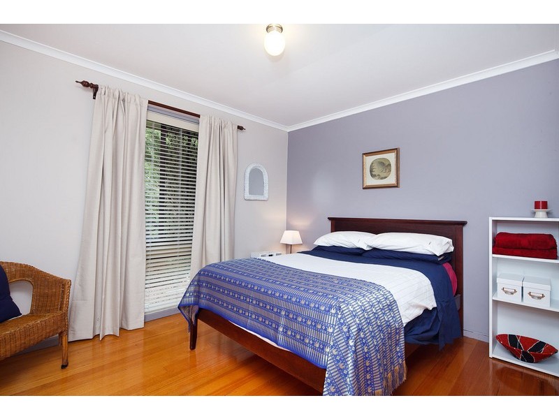 16 Barrett Street, Macgregor ACT 2615