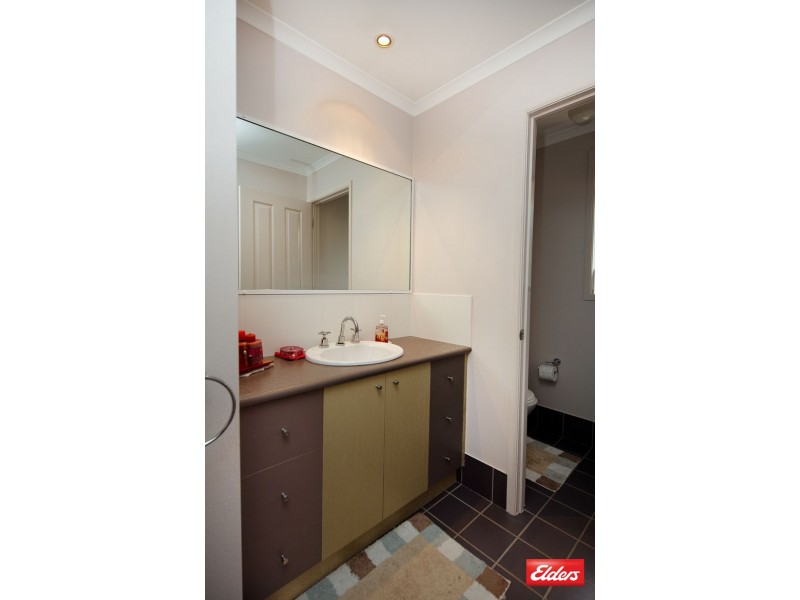 13 Shrivell Circuit, Dunlop ACT 2615