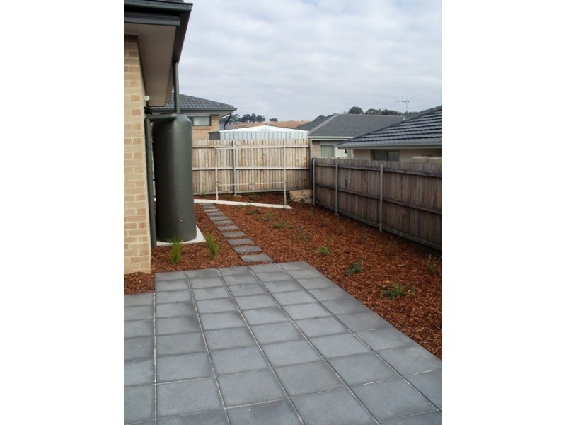 99 Overall Avenue, Casey ACT 2913