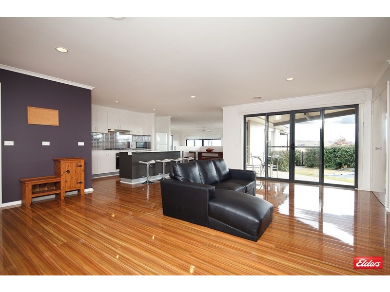 33 Henry Sutton Circuit, Dunlop ACT 2615