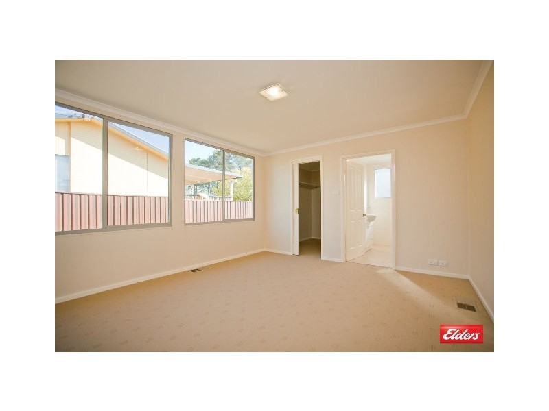 34  Lindrum Crescent, Holt ACT 2615