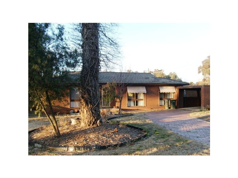 8 Champion Place, Fraser ACT 2615