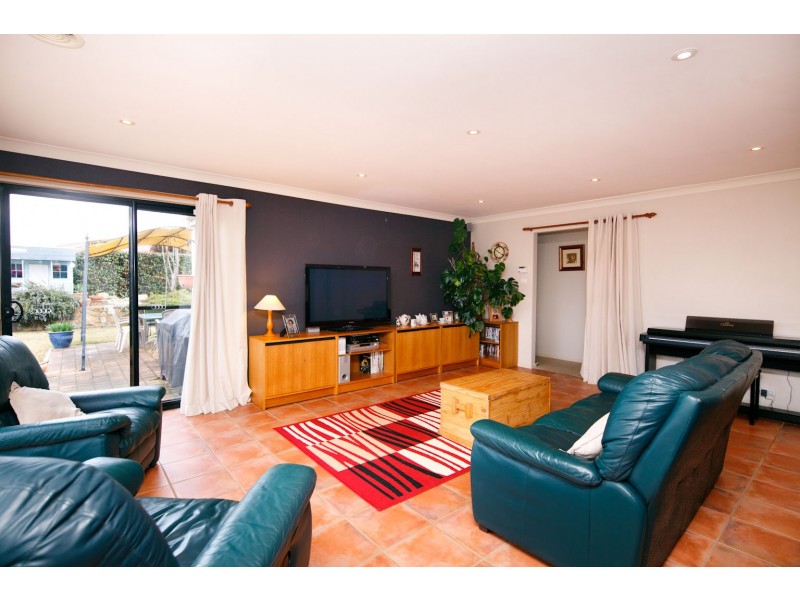 19 Lovely Close, Dunlop ACT 2615