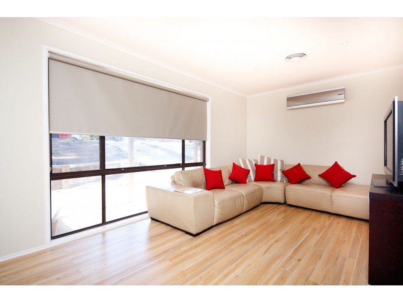 49 Macrossan Crescent, Latham ACT 2615