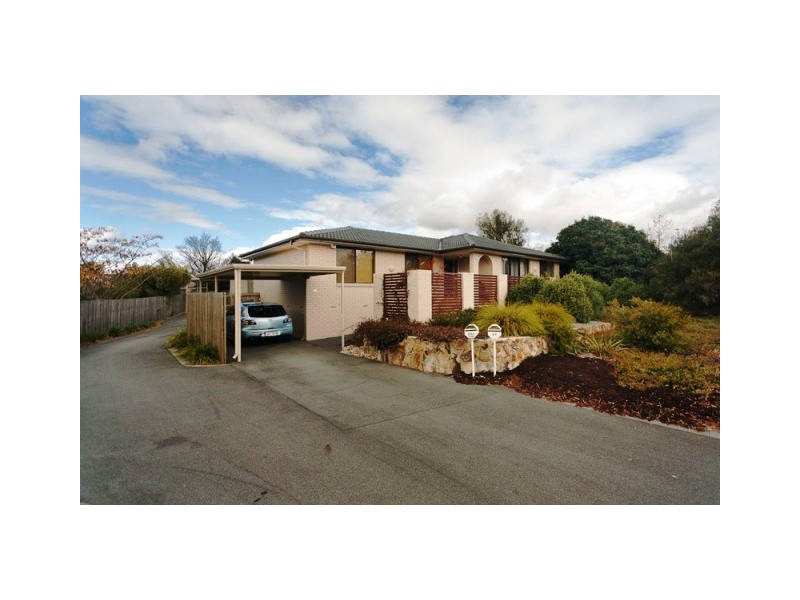 24 Herron Crescent, Latham ACT 2615