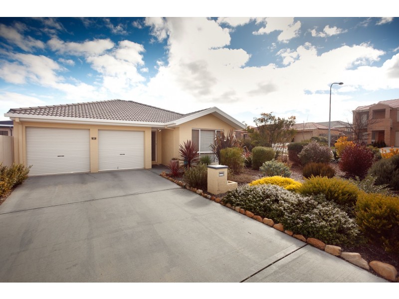 2 Hanrahan Crescent, Dunlop ACT 2615