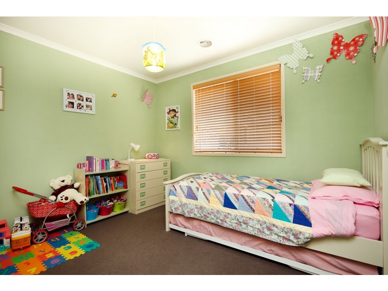 2 Hanrahan Crescent, Dunlop ACT 2615