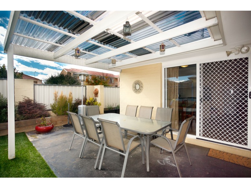 2 Hanrahan Crescent, Dunlop ACT 2615