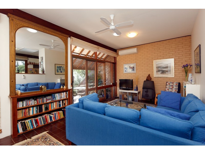 60 Wybalena Grove, Cook ACT 2614