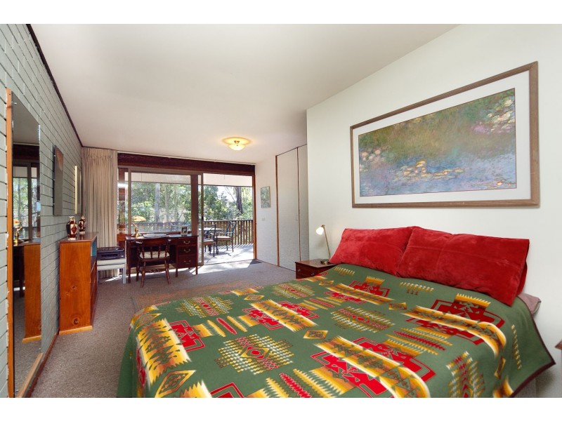 60 Wybalena Grove, Cook ACT 2614