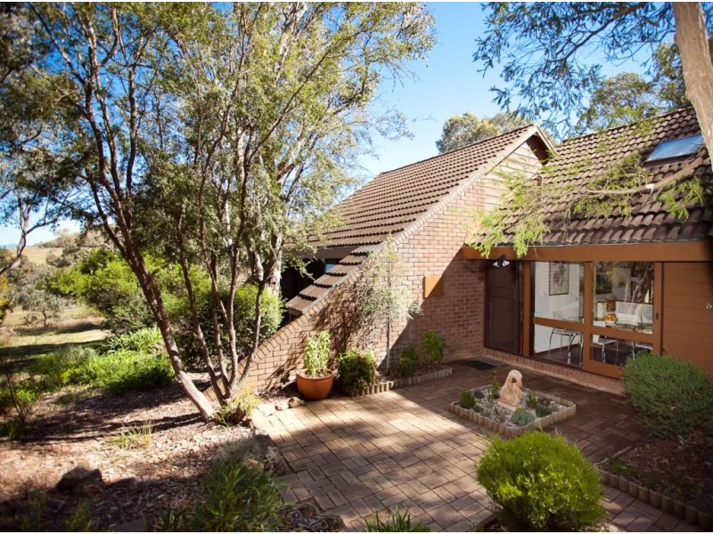 60 Wybalena Grove, Cook ACT 2614