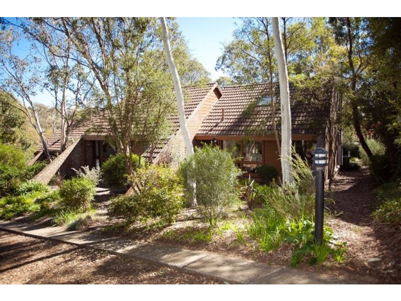 60 Wybalena Grove, Cook ACT 2614