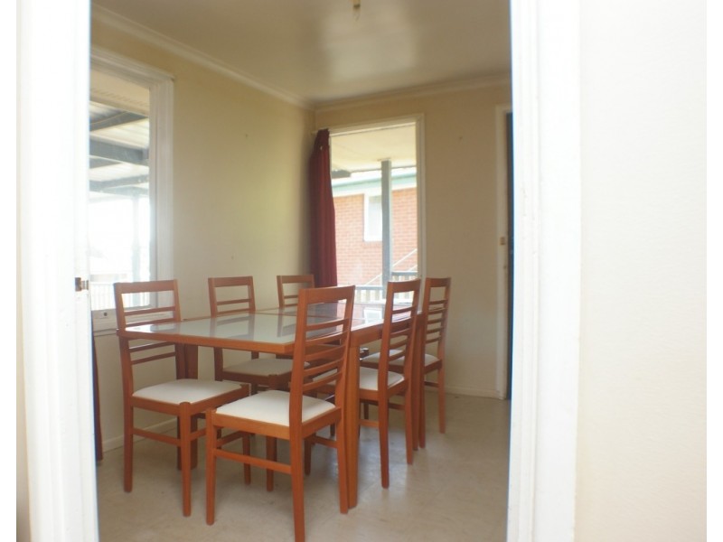 9 Nash Place, Yass NSW 2582