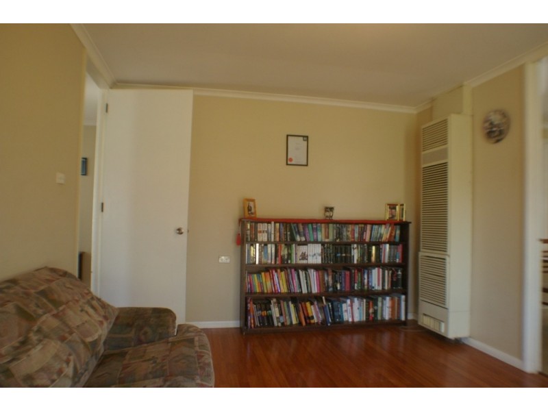 9 Nash Place, Yass NSW 2582