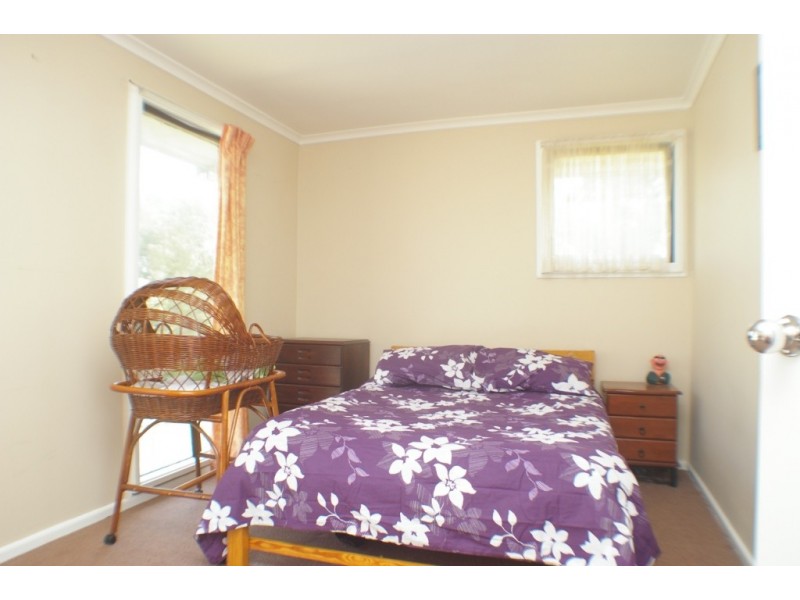 9 Nash Place, Yass NSW 2582