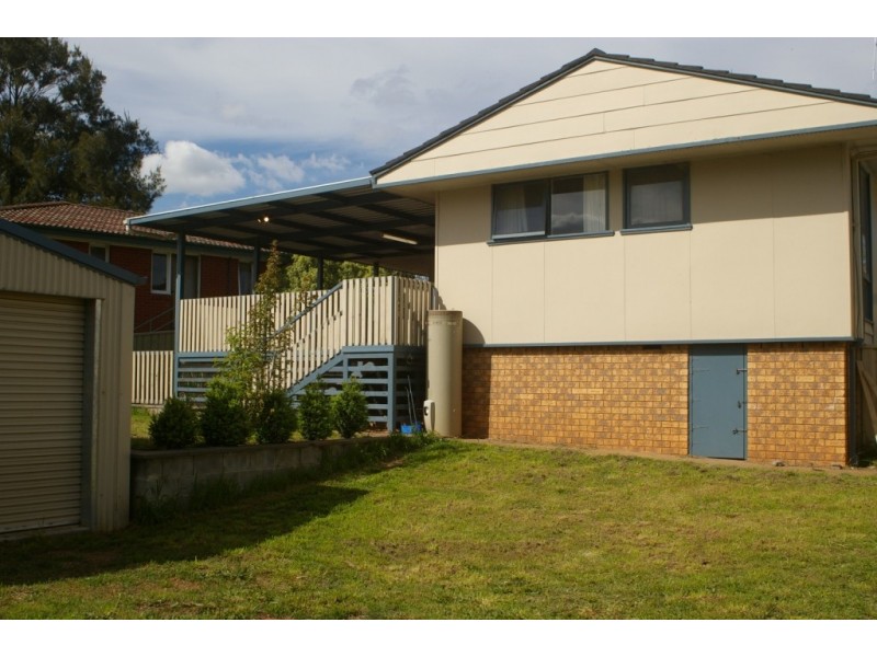 9 Nash Place, Yass NSW 2582