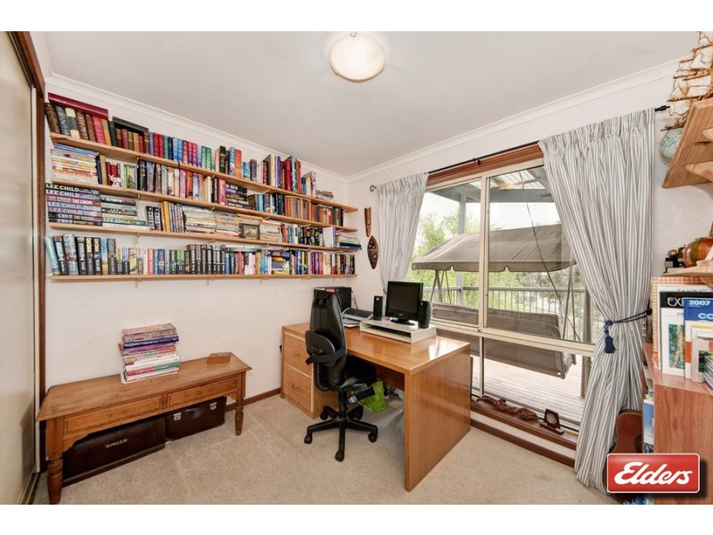 10 Hazlitt Glade, Gordon ACT 2906