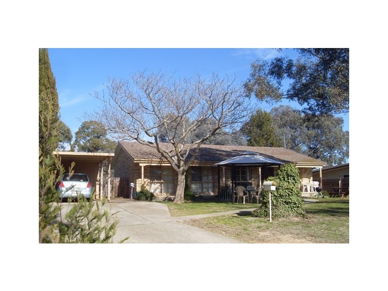 9 McQuade Close, Charnwood ACT 2615