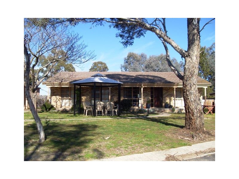 9 McQuade Close, Charnwood ACT 2615