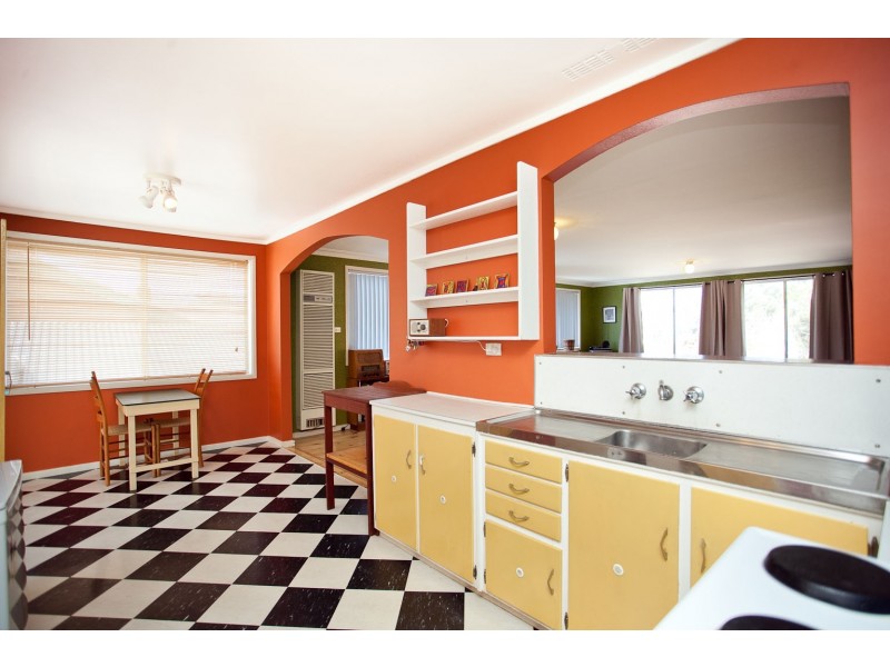 18 Clisby Close, Cook ACT 2614