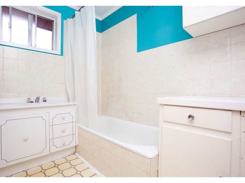 18 Clisby Close, Cook ACT 2614