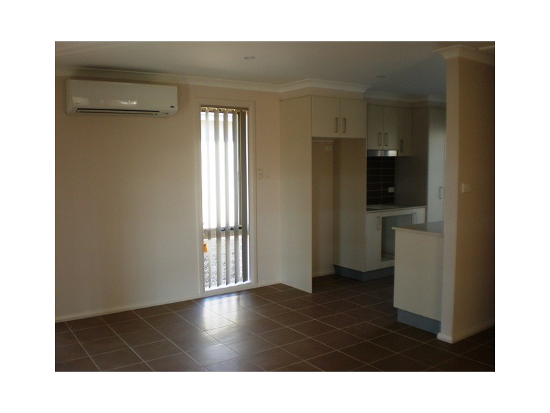 1/2  Kylie Tennant Street, Franklin ACT 2913