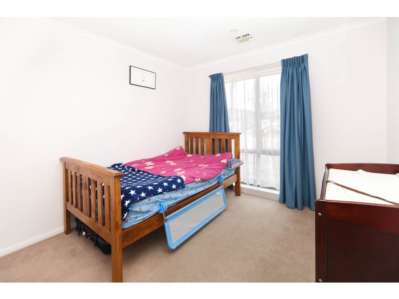 18 Hanrahan Crescent, Dunlop ACT 2615