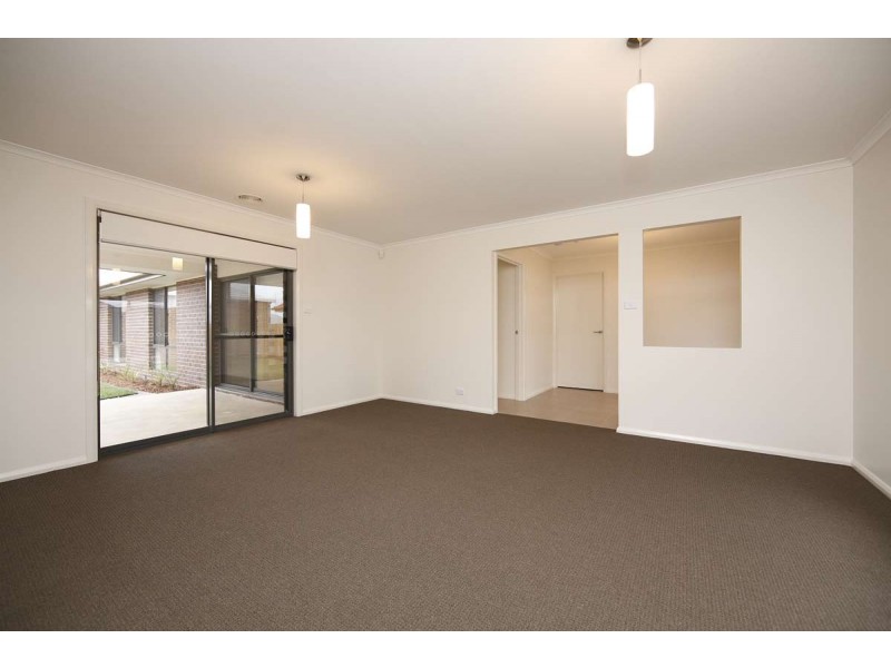 24 Kylie Tennant, Franklin ACT 2913