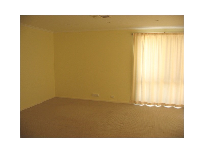 5 Counihan Court, Dunlop ACT 2615