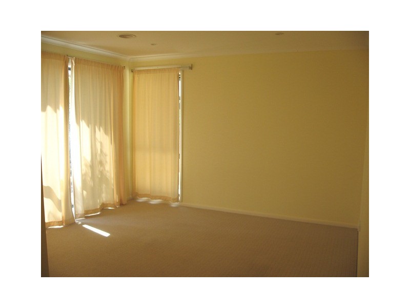 5 Counihan Court, Dunlop ACT 2615