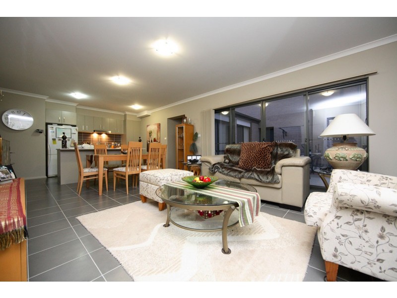 1 Doris Turner Street, Forde ACT 2914