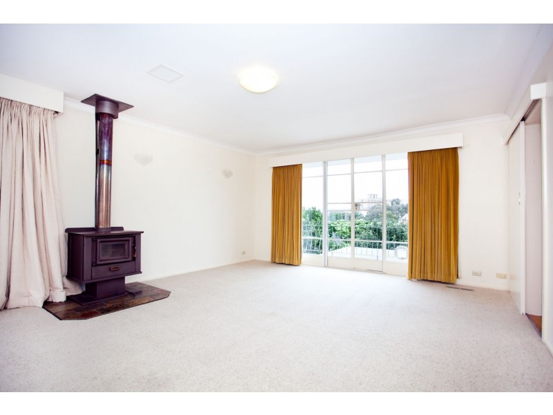 16 Sabine Close, Garran ACT 2605