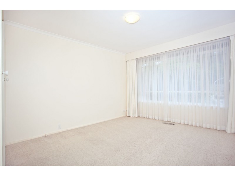 16 Sabine Close, Garran ACT 2605