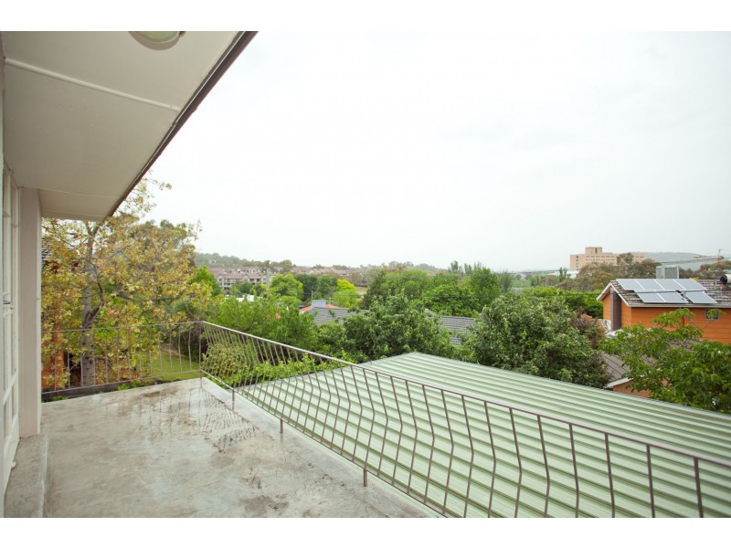 16 Sabine Close, Garran ACT 2605