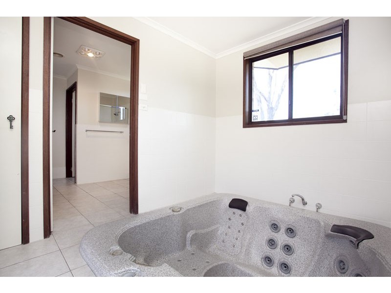 4 Canopus Crescent, Giralang ACT 2617