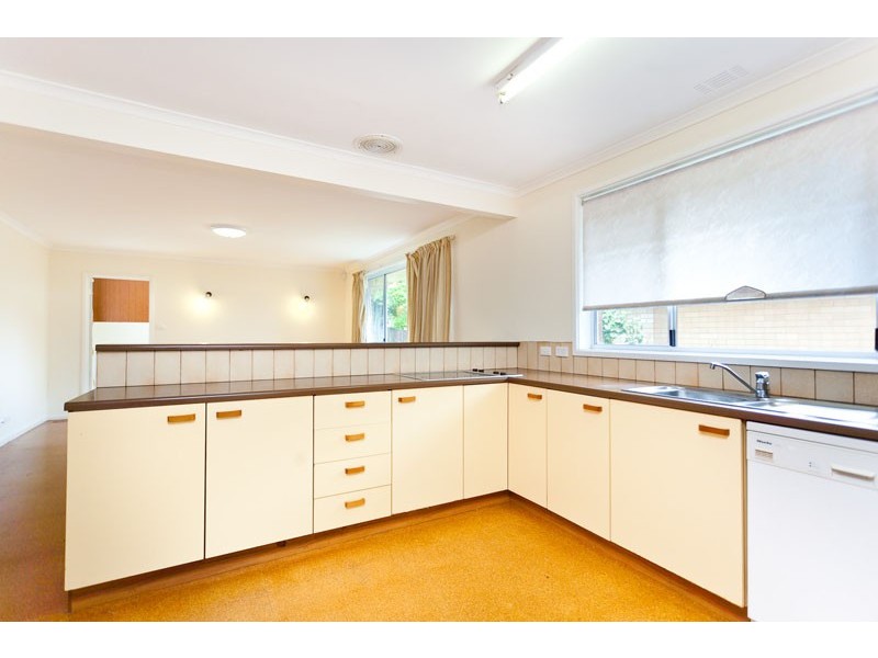 14 Douglas Place, Curtin ACT 2605