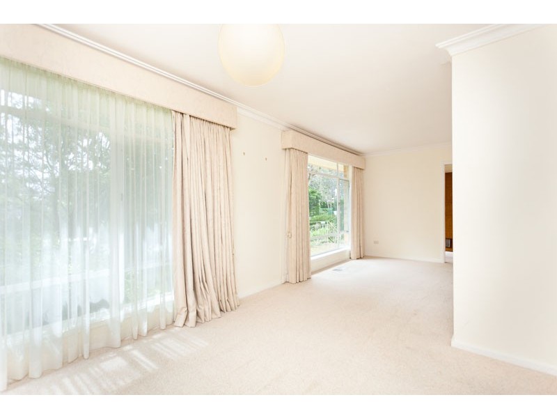 14 Douglas Place, Curtin ACT 2605