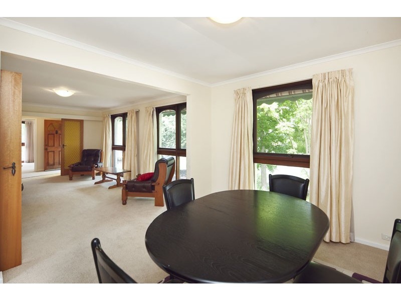 1 Mathieson Cres, Weetangera ACT 2614