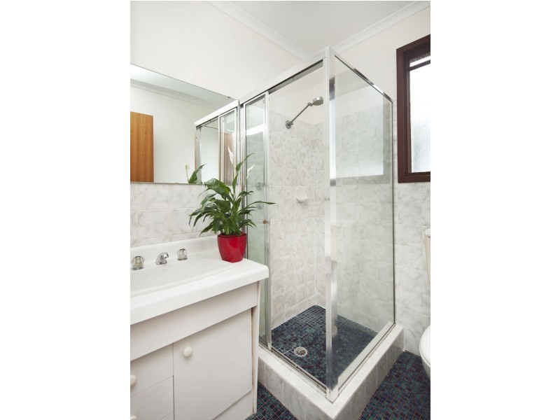 1 Mathieson Cres, Weetangera ACT 2614