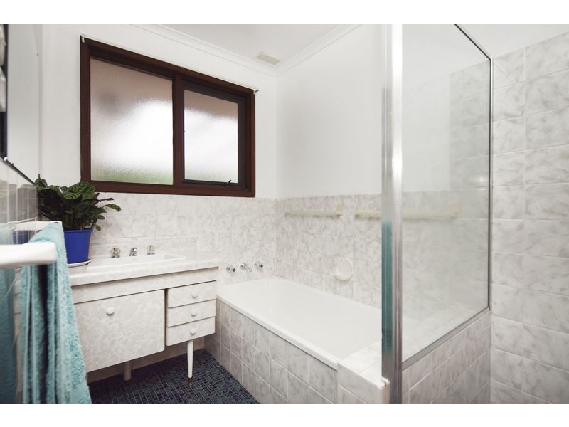 1 Mathieson Cres, Weetangera ACT 2614