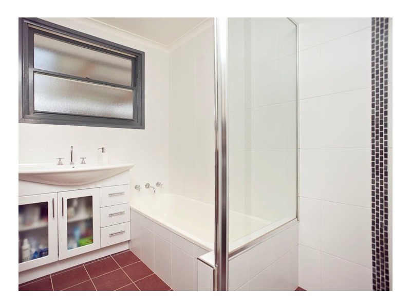 27 Mackellar Crescent, Cook ACT 2614