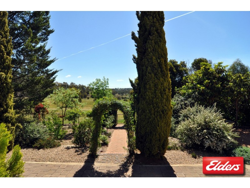 51 Wrenfordsley Place, Latham ACT 2615