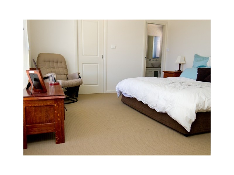 24 Greenman Street, Macgregor ACT 2615