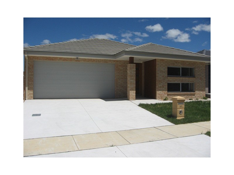 27 Ronald Walker Street, Casey ACT 2913