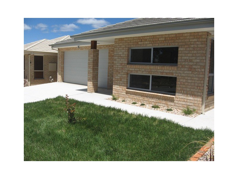 27 Ronald Walker Street, Casey ACT 2913