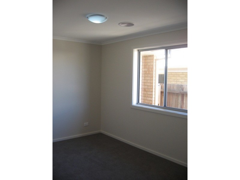 27 Ronald Walker Street, Casey ACT 2913