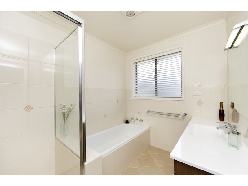 3 Gurner Street, Latham ACT 2615