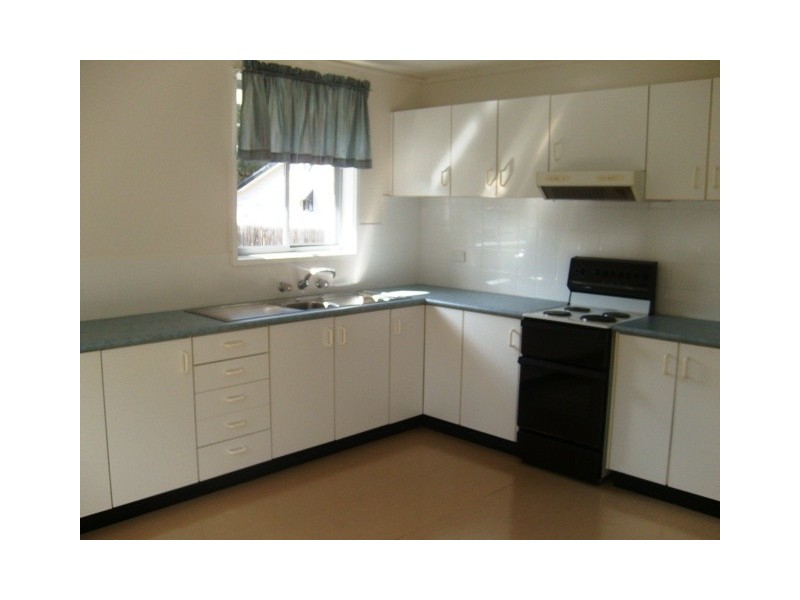 33 Molloy Crescent, Cook ACT 2614